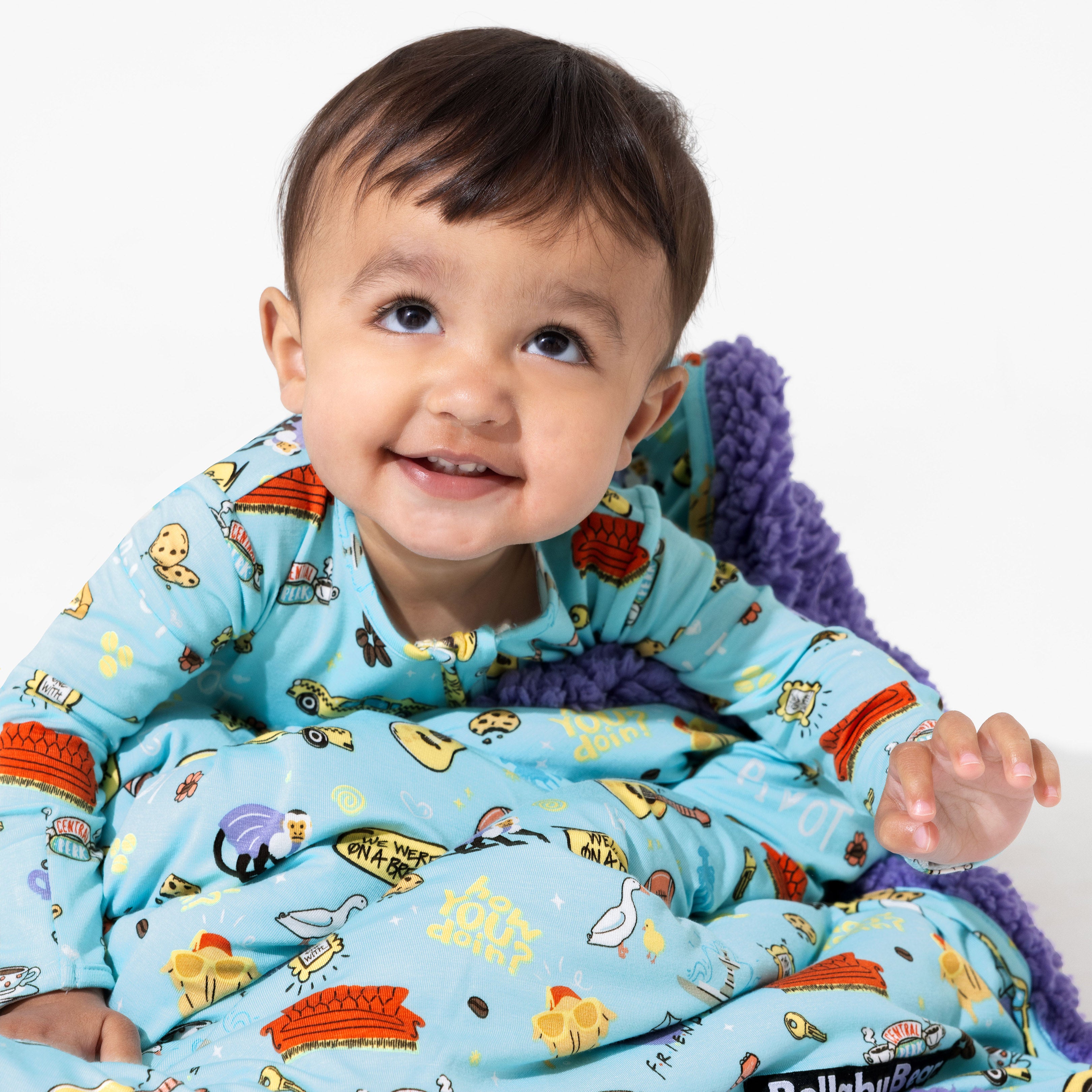 Central Perk FRIENDS Bamboo Sherpa Blanket: Cozy & Iconic Comfort