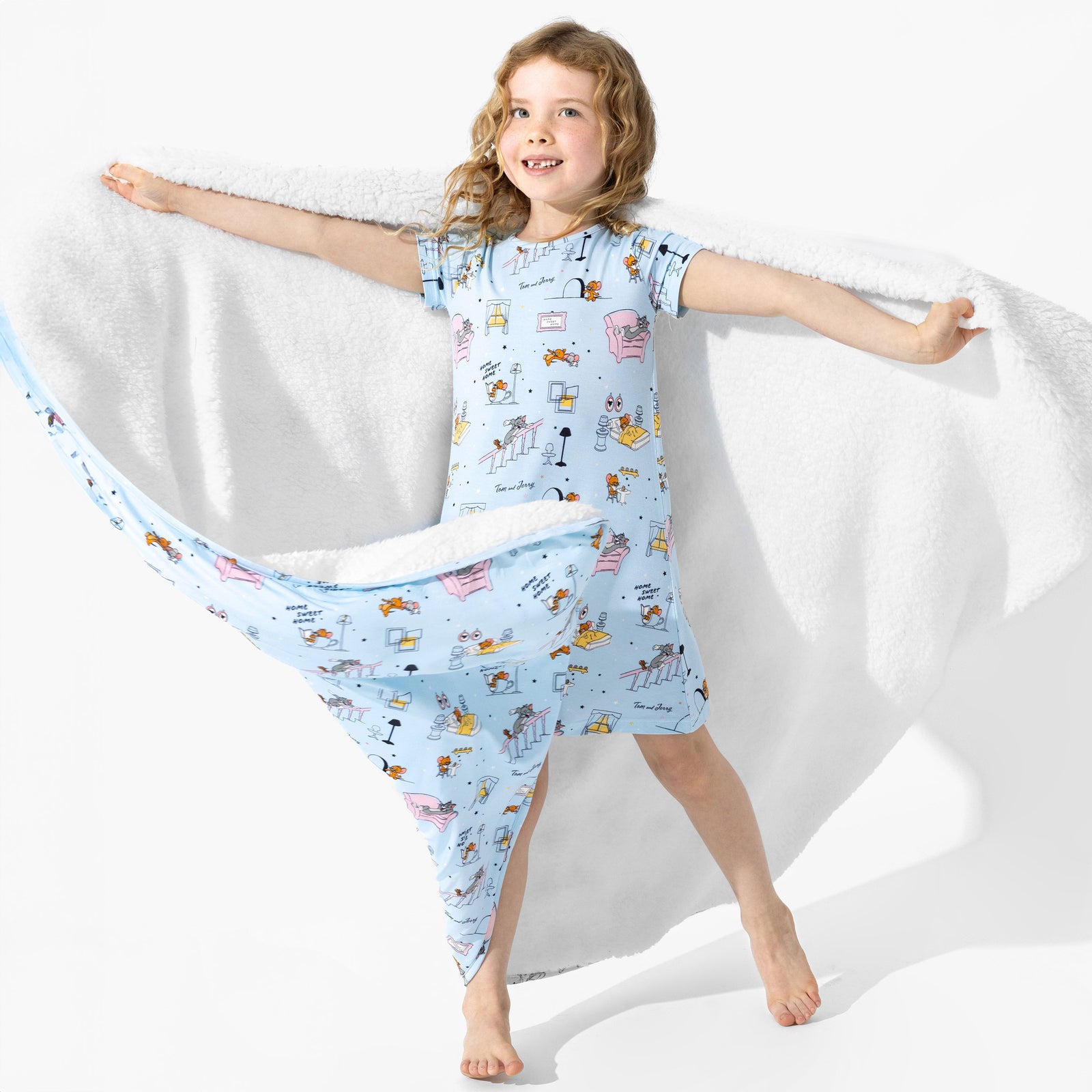 Tom & Jerry: Home Sweet Home Bamboo Sherpa Blanket