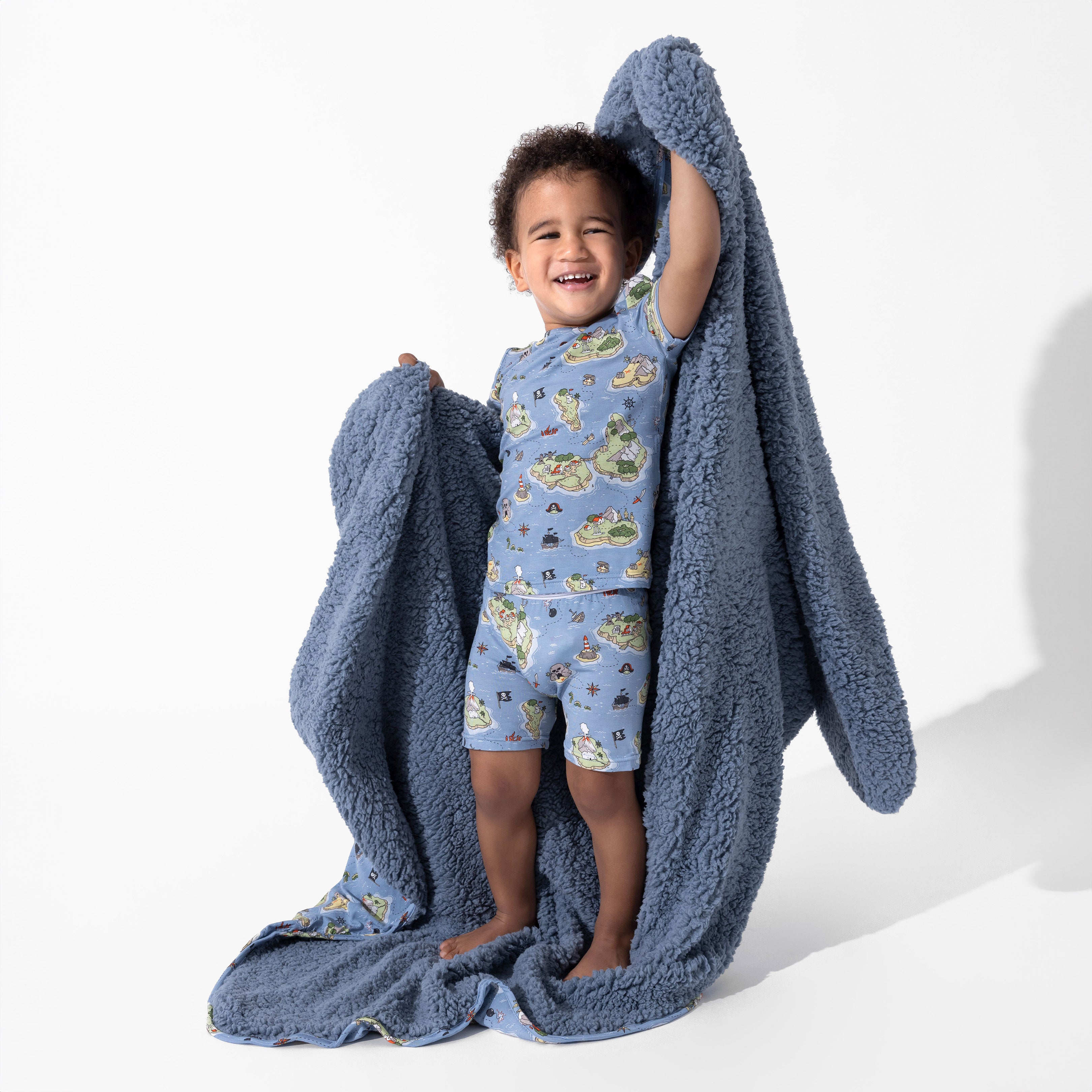 Pirate Cove Bamboo Sherpa Blanket – Cozy, Soft & Eco-Friendly